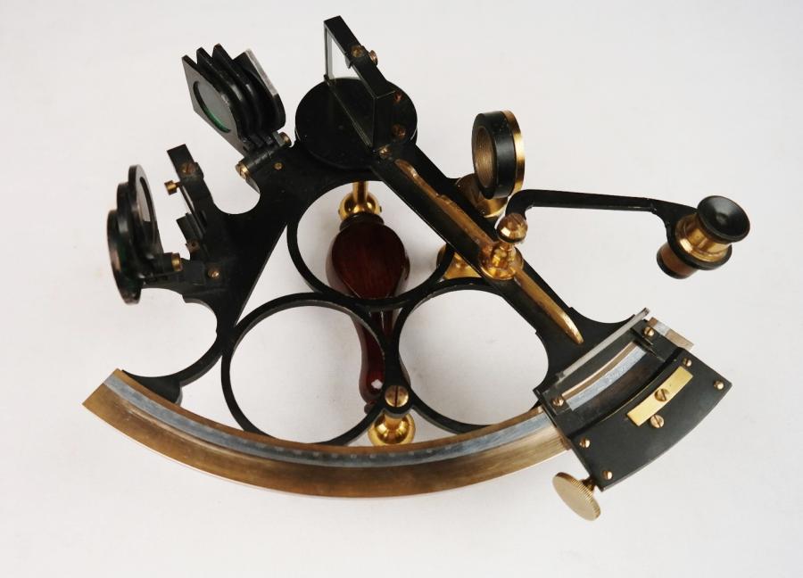 US Navy Sextant with silvered scale – early 20th century