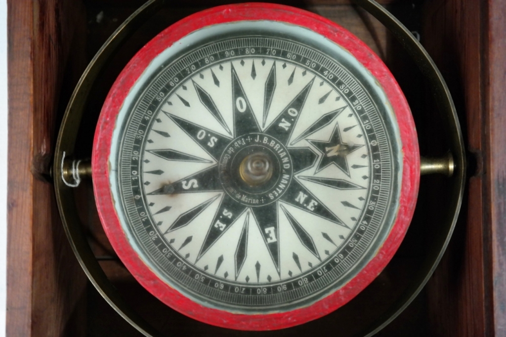 Dry Card Bearing Compass, large – Briand, Nantes, 19th century