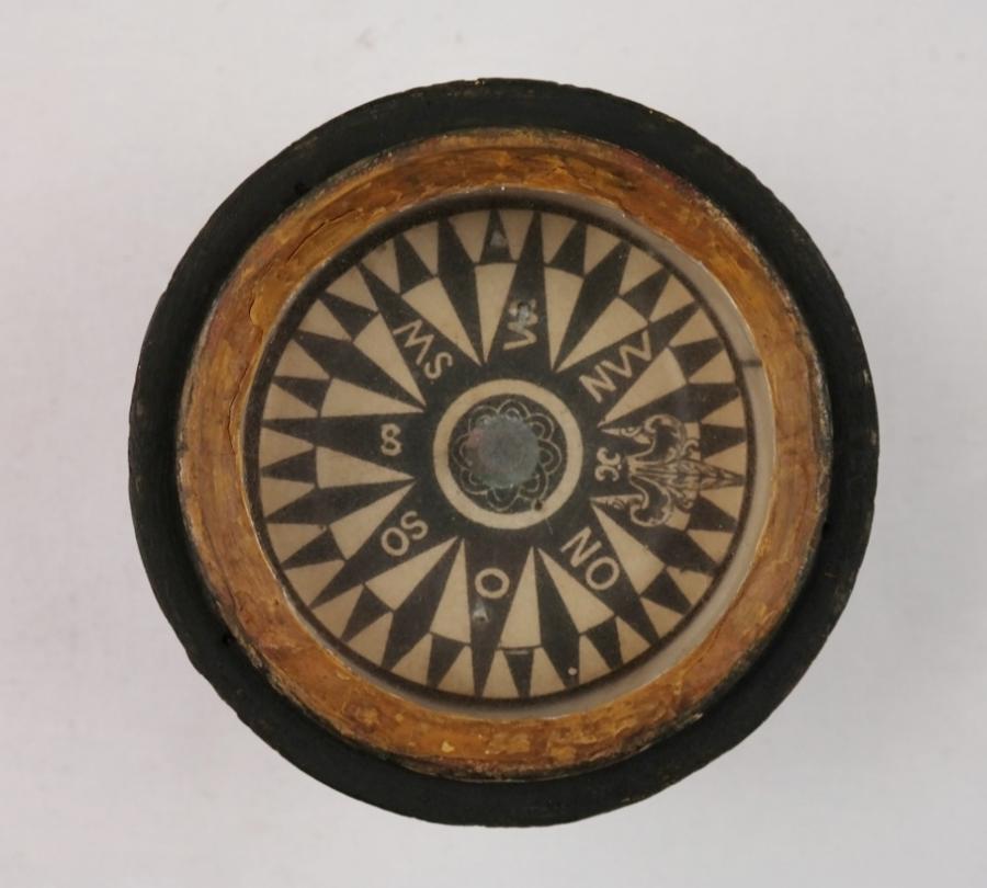 Early Whaling Compass in a binnacle of lime-wood, 18th century