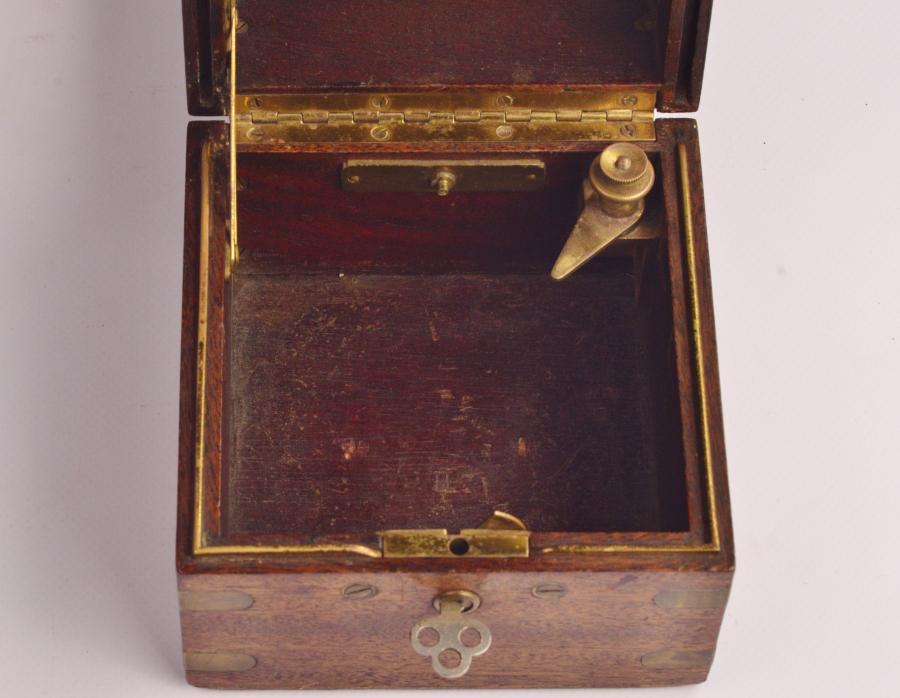 Eigth-days Chronometer in rare carrying case – Waltham, Massachusetts