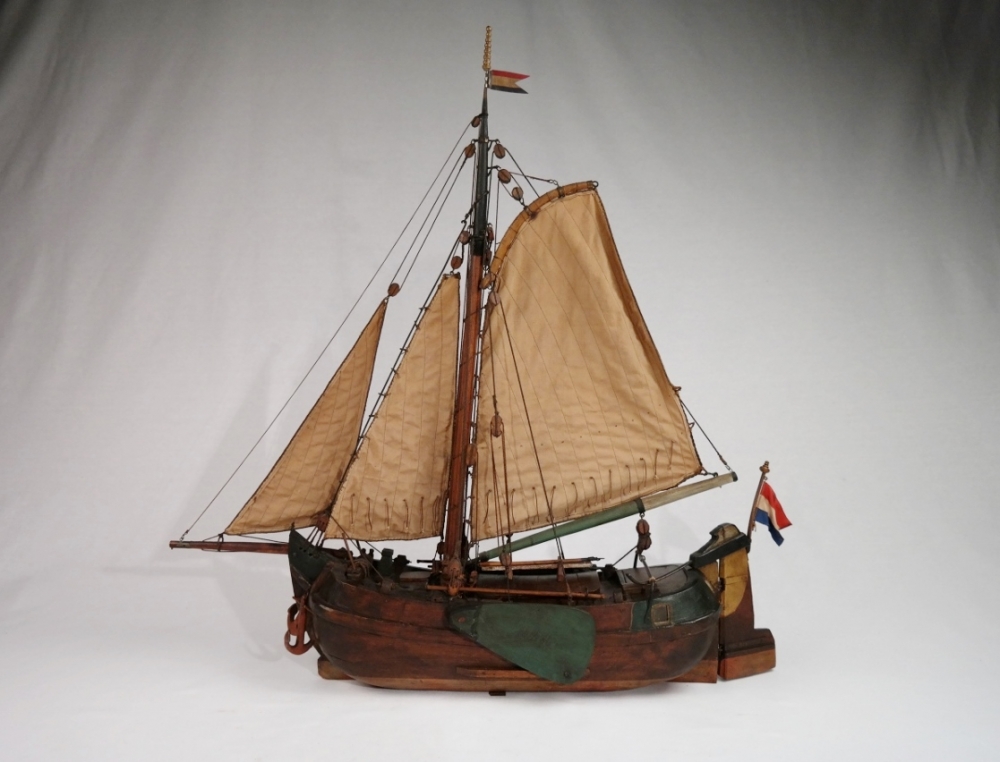 Ship model of a Dutch freighter for inland waterways – 19th century