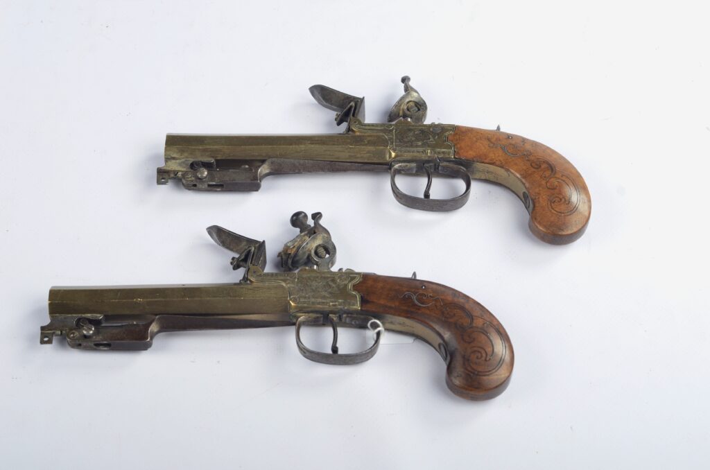 Two Navy Flint Pistols with foldable bayonet – France, 18th century