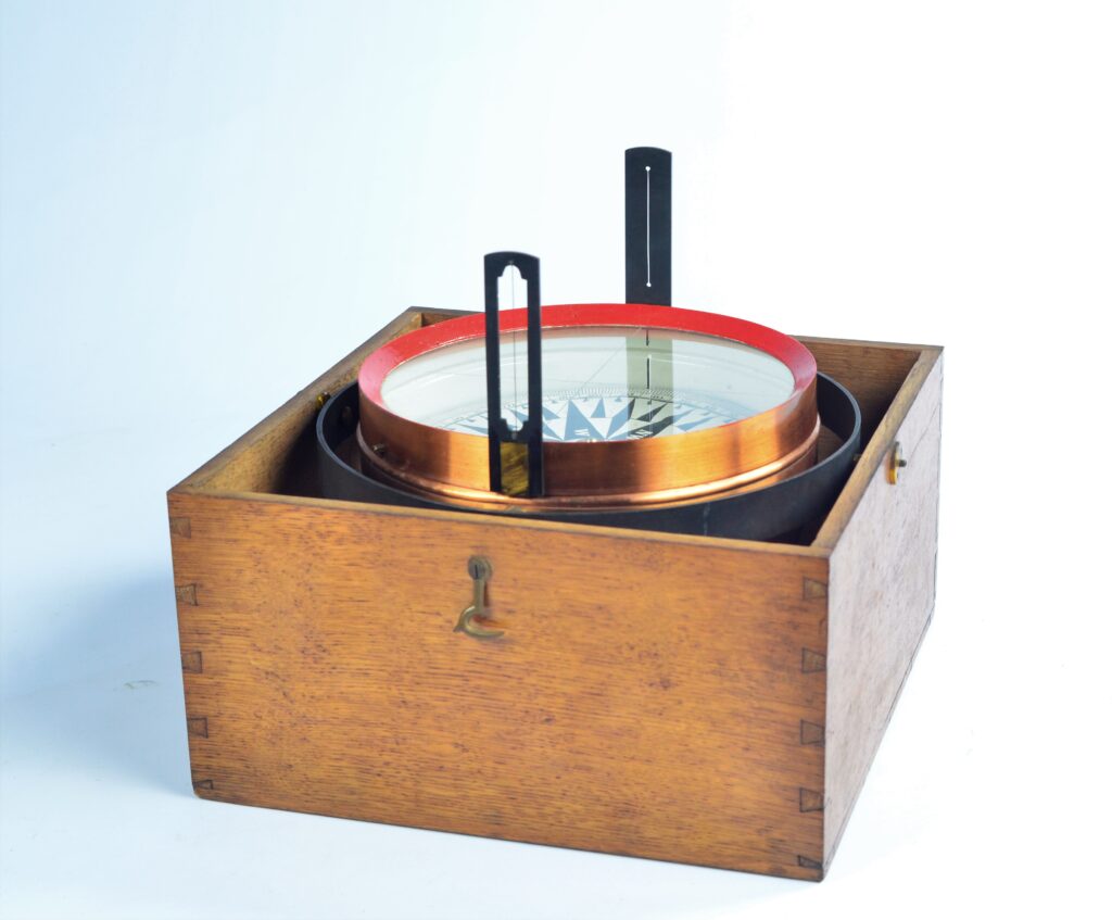 Large Azimuth or Bearing Compass with Dry Card in copper Bowl – Boosman, Amsterdam