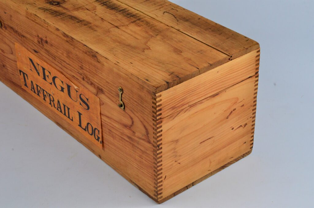 Negus improved Taffrail Log in wooden case – New York, ca. 1900