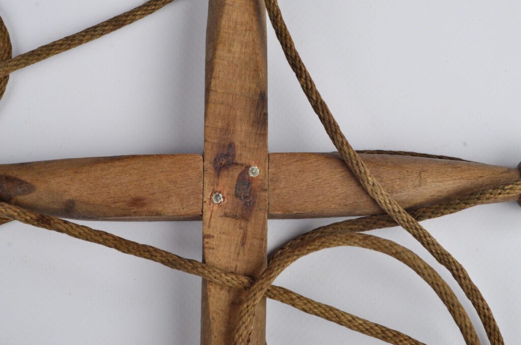 Wooden crossbar regulator (flywheel)