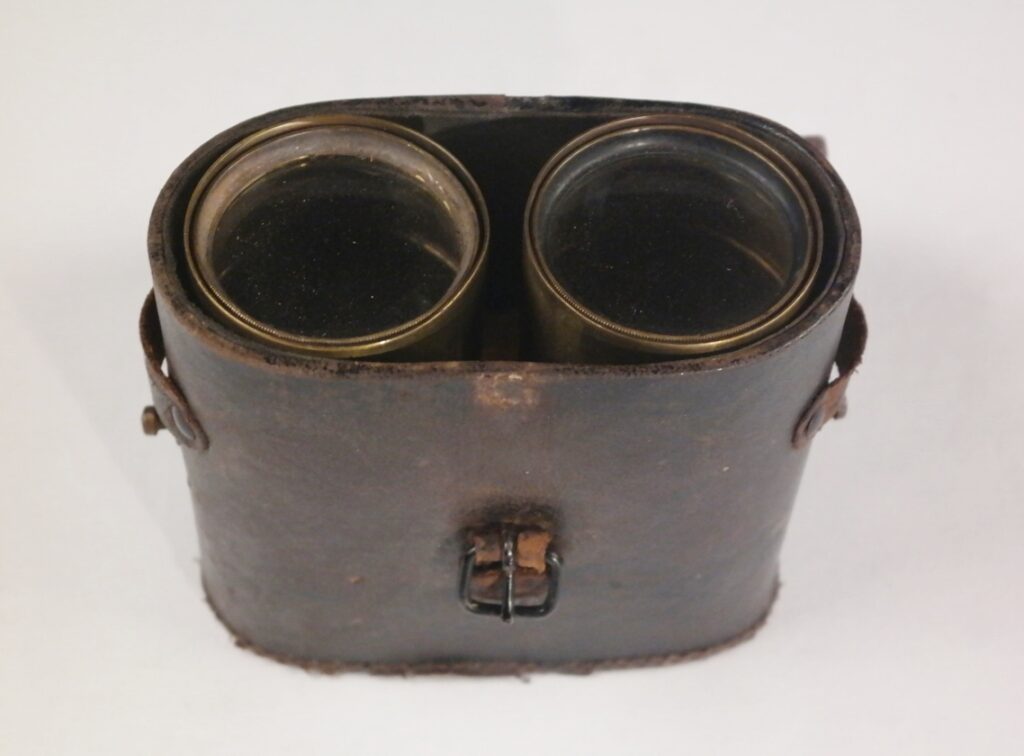 Brass sea binoculars with leather case